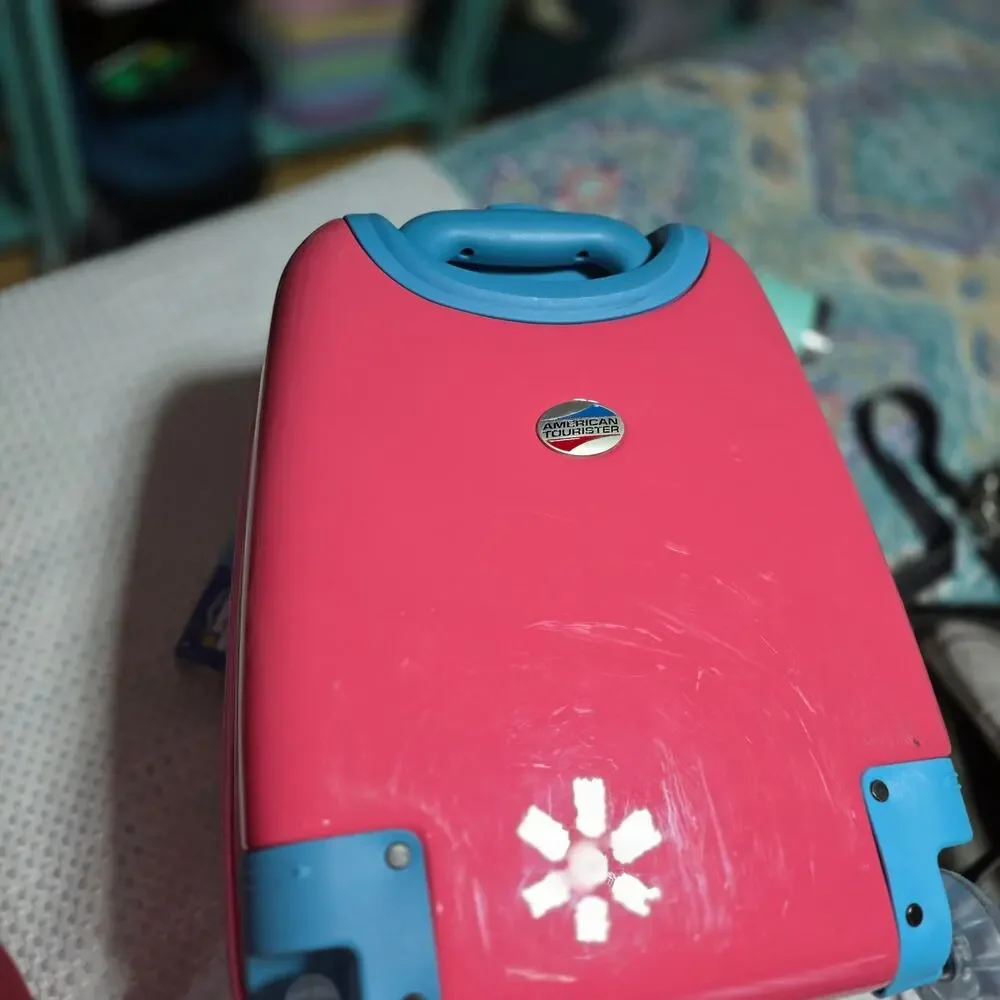AMERICAN TOURISTOR DISNEY KIDS HARD CASE LUGGAGE ON WHEELS